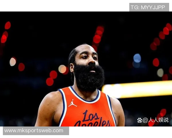 哈登上半场表现平平仅得7分罚球命中率低迷引发关注